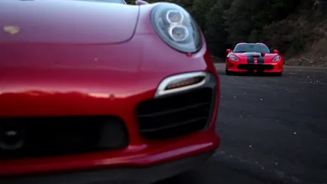 VIDEO: Dodge Viper vs. Porsche 911 Turbo S
