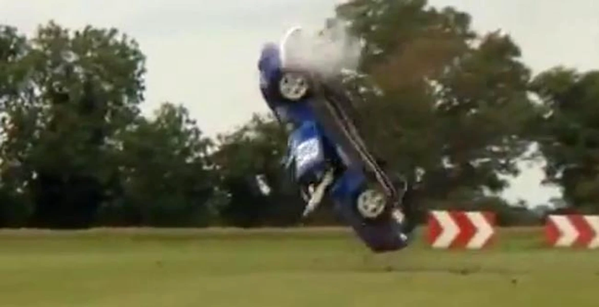 VIDEO: accident spectaculos, pilotul scapă miraculos