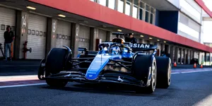 Jamie Chadwick a devenit prima femeie din ultimul deceniu care a condus o mașină de Formula 1