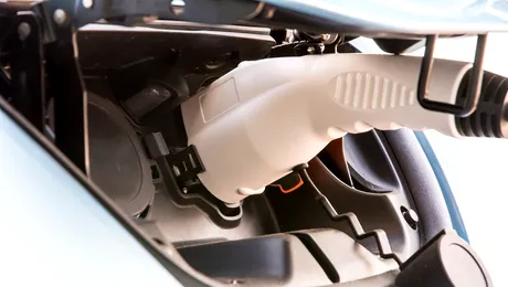 Infrastructura EV de la Aeroportul Henri Coandă se extinde cu mai multe stații de încărcare ultra-rapidă