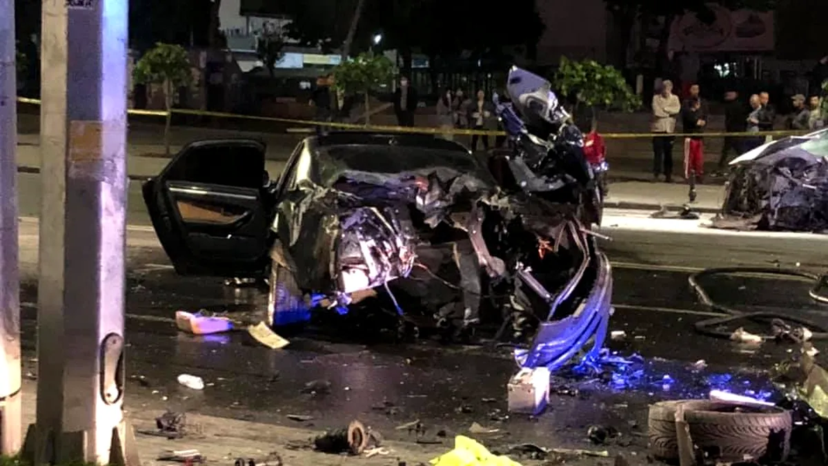 Cursă ilegală de mașini încheiată tragic: un Audi a spulberat un taxi. Era un pariu!