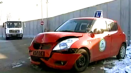VIDEO: Accident spectaculos, la şcoala de şoferi