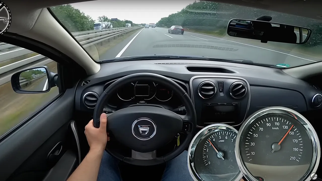 dacia-logan-dusa-la-viteza-maxima-pe-autobahn-in-germania-video 3 