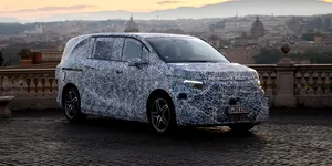 Mercedes-Benz vrea să lanseze un nou monovolum de lux. Ce șanse are într-o industrie dominată de SUV-uri?