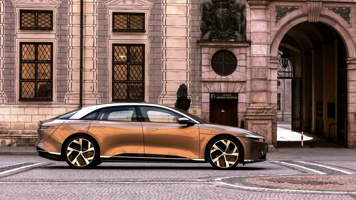 Electricul Lucid Air debutează în Europa cu o autonomie de până la 900 de kilometri