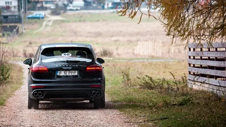 Am condus prin România noul Porsche Cayenne, în cea mai frustrantă competiţie posibilă