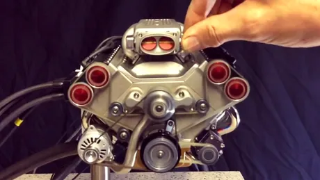 Probabil cel mai mic motor V8 din lume. VIDEO