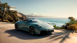 Porsche completează gama 911 cu noi modele. 911 Carrera 4S este disponibil în format Targa, Cabrio sau Coupe