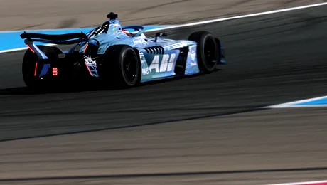 <span class='prepend'>Formula E |</span> FIA prezintă noul monopost Gen4 pe circuit. Tracțiune integrală, aerodinamică îmbunătățită și până la 800 de cai putere