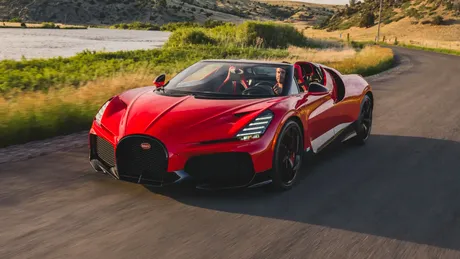 Cea mai rapidă decapotabilă de serie din lume este scoasă la licitație. Care este prețul pentru un Bugatti Mistral cu 500 km la bord?