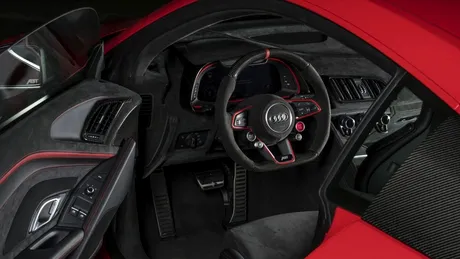 Audi V10, ceva pe roşu 100% cu extracai [GALERIE FOTO]