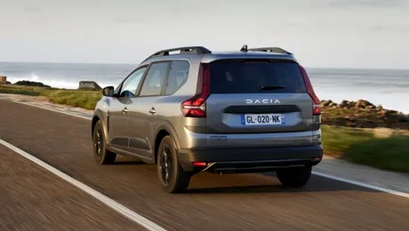 Imagini spion cu noua Dacia Jogger. Ce schimbări vor fi aduse versatilului model de la Mioveni?