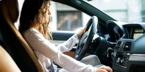 Parfumul mașinii tale – detaliul care face diferența (P)