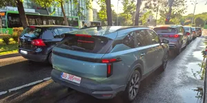 Dacia Striker, în probe pe străzile din București. Cum au reacționat oamenii când au văzut cel mai nou model Dacia