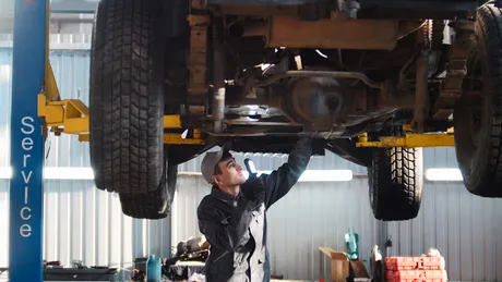 Un service auto de cartier a fost obligat să plătească daune lunare vecinilor