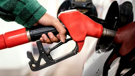 Senatul a votat aplicarea accizei dinamice la motorină și reinstituirea stării de criză pe piața carburanților