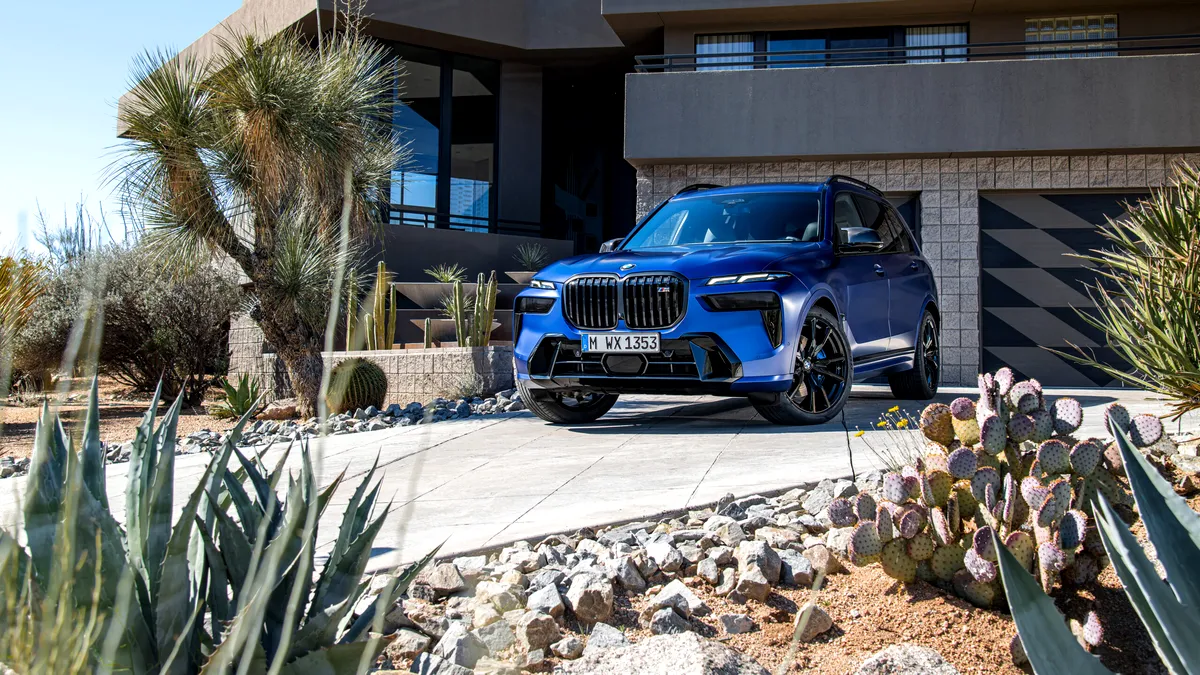 BMW X7, cel mai mare Sports Activity Vehicle (SAV) al mărcii, a primit o actualizare