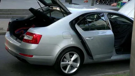 Primele imagini REALE cu noua Skoda Octavia 3 - spionată în timpul filmărilor