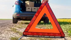 Mai este permisă tractarea cu bară sau șufă a unui automobil în 2026? Amenda poate depăși 4.000 de lei