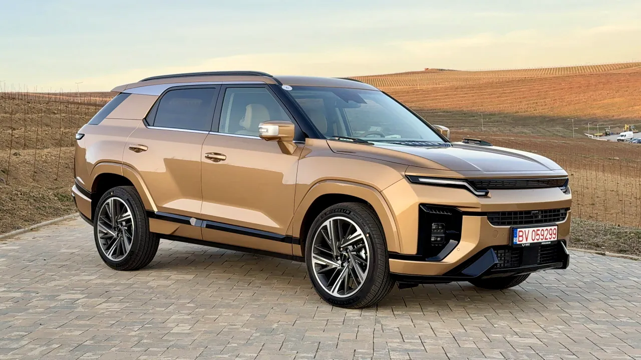 ratusca-cea-urata-s-a-transformat-intr-un-suv-cu-adevarat-dezirabil-kgm-actyon-a-debutat-oficial-in-romania-video 1 