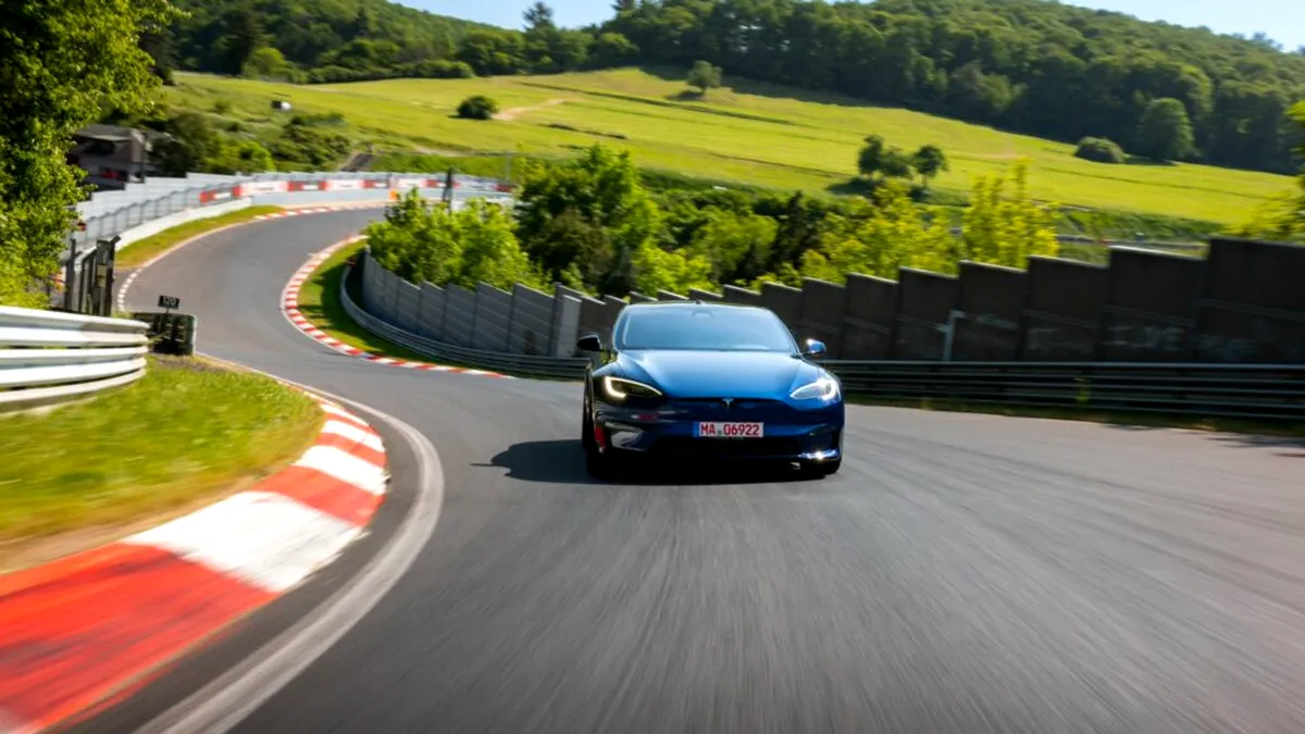 Tesla Model S Plaid redevine cel mai rapid model electric de serie pe Nurburgring - VIDEO