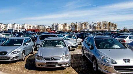 Percheziții în București la persoane bănuite că înmatriculau ilegal mașini
