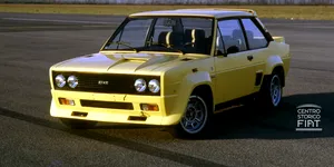 Abarth și Breil sărbătoresc 50 de ani de la lansarea modelului Fiat 131 Abarth Rally cu un cronograf exclusiv, produs în 400 de exemplare