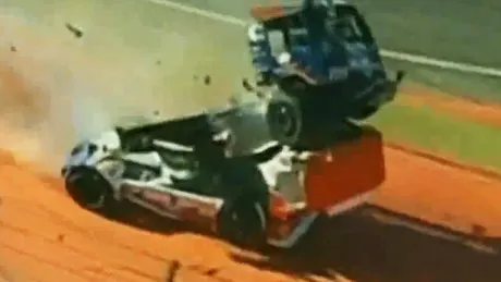 Accident spectaculos în Formula Truck