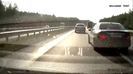 Accident grav pe autostradă provocat de şicanările reciproce. VIDEO