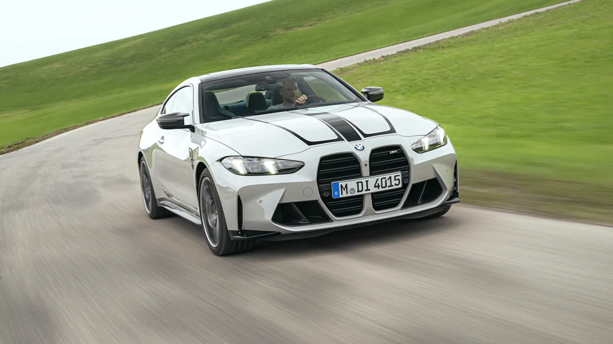 BMW prezintă înlocuitorul fibrei de carbon. Țesătura este realizată din fibre naturale