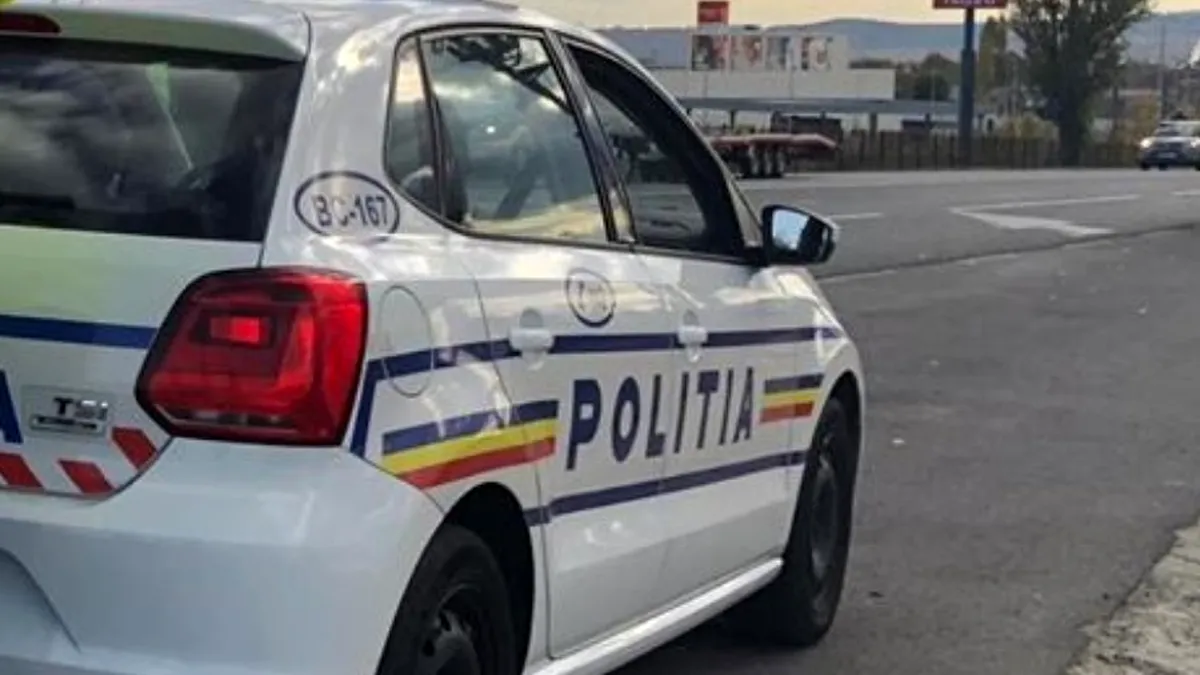 Poliţia din Sibiu glumeşte pe seama unui şofer băut: Mergea pe mult mai multe cărări decât străzile din intersecţie - FOTO