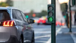 2025: Dacă dai semnal, ai prioritate? Când sunt obligați ceilalți șoferi să te lase să intri în fața lor