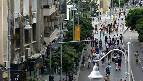 Restricții de circulație în București, duminică, 11 octombrie. Calea Victoriei este închisă traficului auto timp de 13 ore