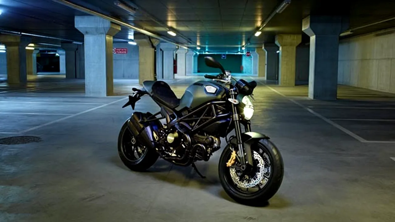 1-ducati-monster-diesel-1100evo-0 
