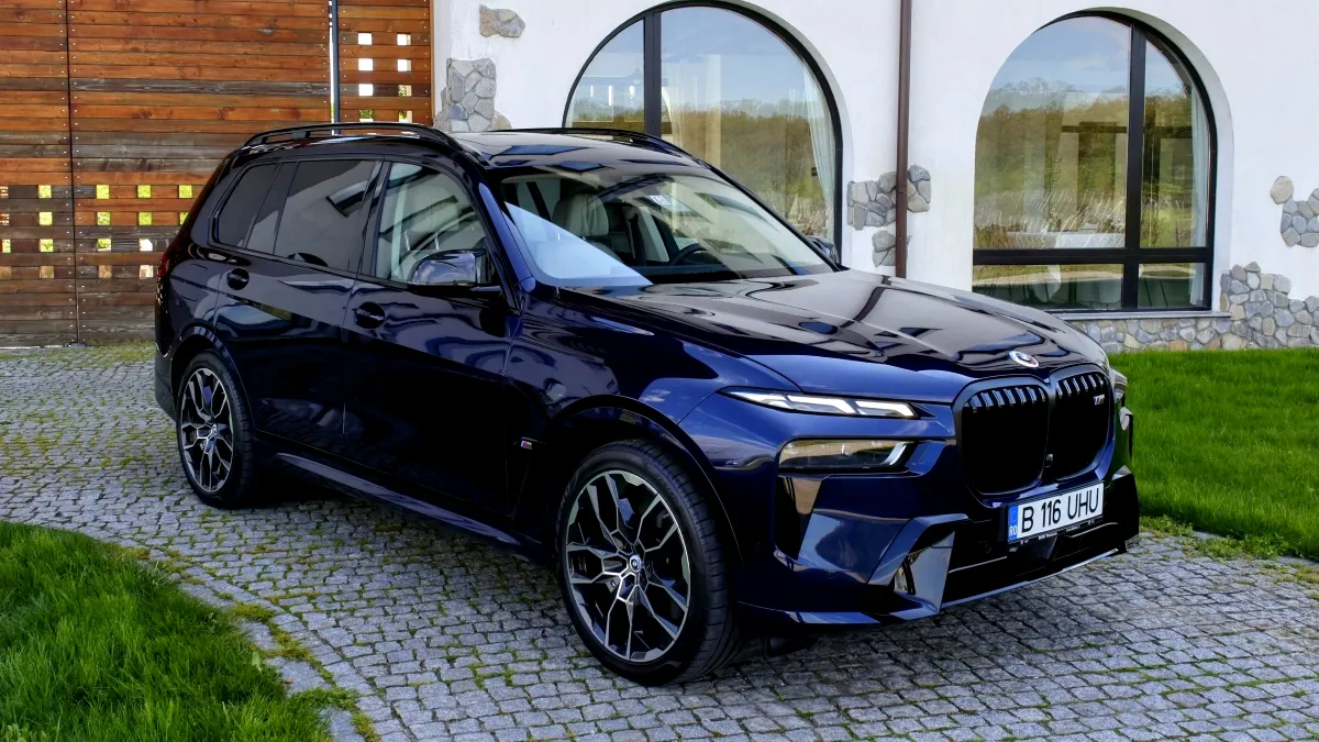 Test drive cu BMW X7 M60i: Sfidând legile fizicii - VIDEO