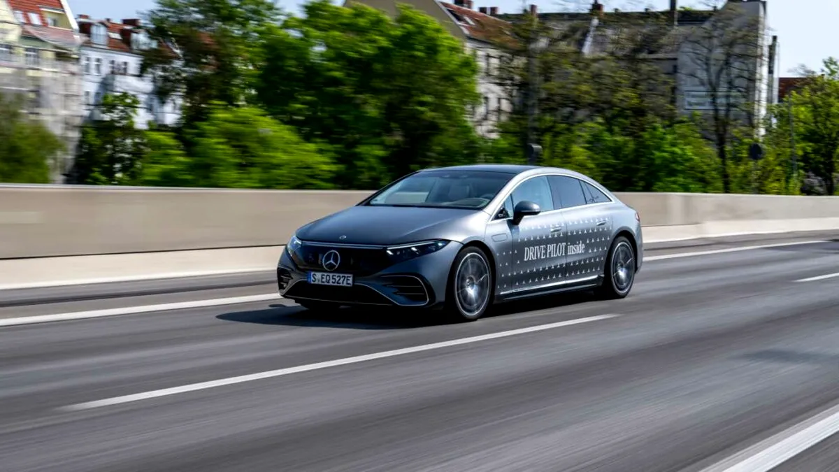 Mercedes-Benz introduce tehnologia de conducere autonomă de nivel 3 pe modelele EQS și S-Class