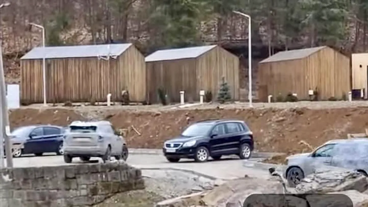 Viitoarea Dacia Bigster a fost filmată în România. Mașinile încă sunt sub camuflaj - VIDEO