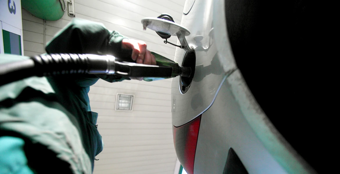 Benzina mai scumpă cu 84%, iar motorina cu 61%