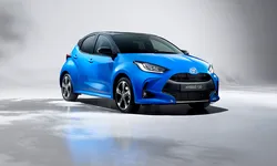 Toyota Yaris Hybrid primește îmbunătățiri, de la siguranță și instrumentar la motorizare