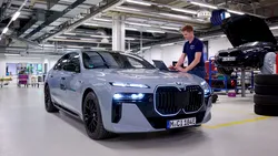 BMW a început testele cu baterii în stare solidă. Limuzina de lux i7 a fost aleasă pentru primele teste