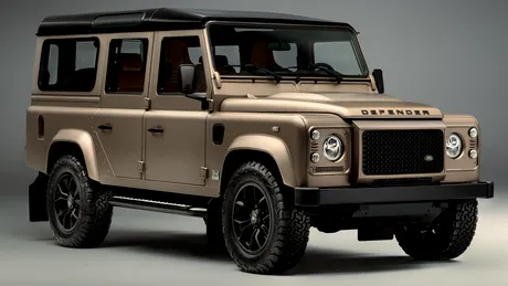 Land Rover Clasic revitalizează Defender. Te lasă să combini motorul V8 cu orice culoare OCTA