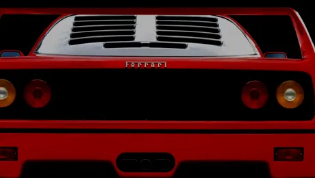 Acest Ferrari F40 a stat peste 30 de ani abandonat într-un garaj. Acum și-a găsit un proprietar celebru