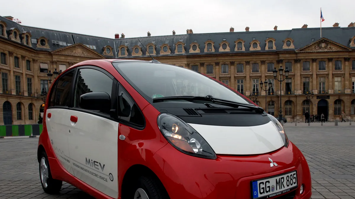 Am condus versiunea europeană Mitsubishi i-MiEV