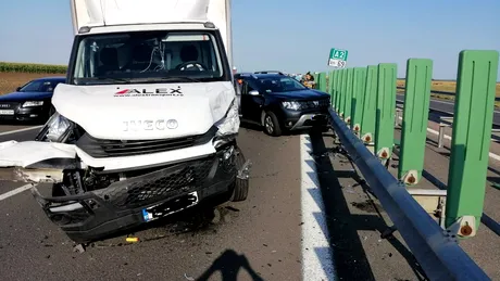 Accident cu trei maşini pe Autostrada Soarelui