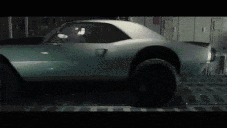 Noul trailer (lung) pentru Fast & Furious 7: nu e simplu să sari cu maşina din avion. VIDEO