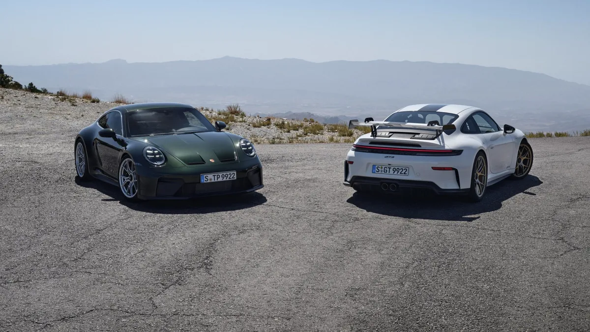 Porsche lansează oficial noile 911 GT3 și GT3 Touring