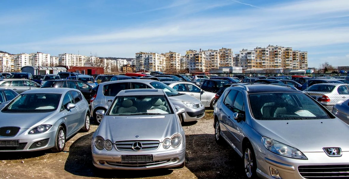 Percheziții în București la persoane bănuite că înmatriculau ilegal mașini