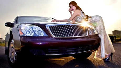 Maybach + chinezoaică = nu tocmai un pictorial reuşit...