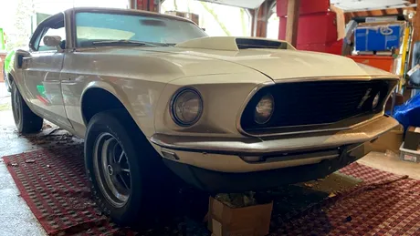 Un extrem de rar Ford Mustang din 1969 a fost găsit după 40 de ani