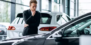Renault s-a alăturat Volkswagen și Stellantis: Marii constructori auto cer reguli „Made in EU” pentru a bloca expansiunea vehiculelor chinezești